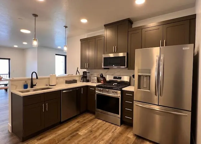 Stunning Penthouse Breathtaking Water Views 302